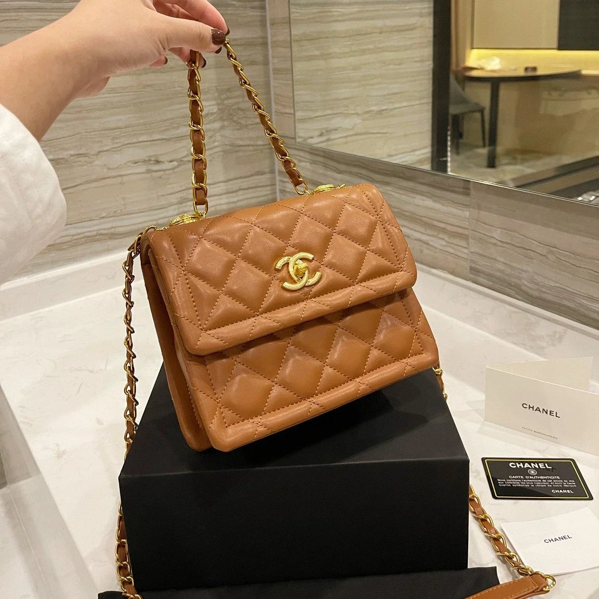 Hand messenger bag