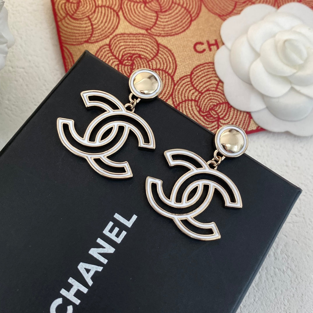 2-Color Vintage Metal Hollow Earrings